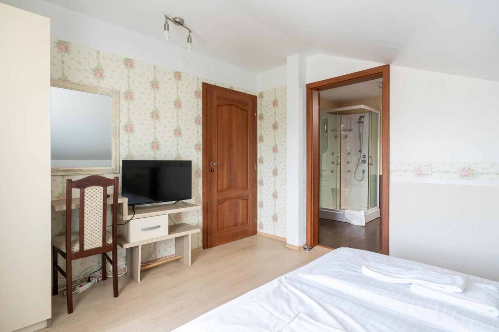 Faraway Aparthotel Near Vienna Airport With Anytime Self Check In Bruck an der Leitha Habitación foto
