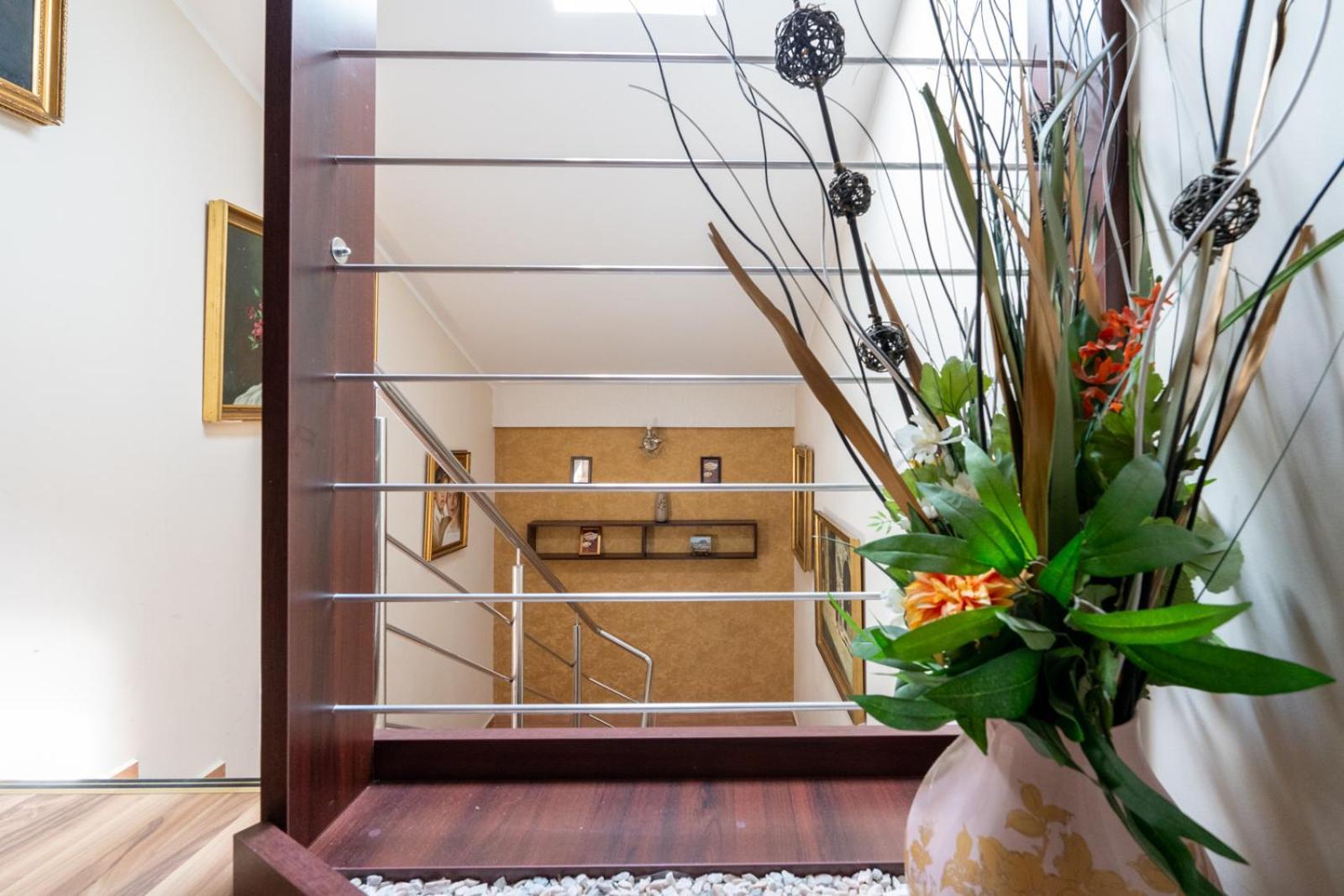 Faraway Aparthotel Near Vienna Airport With Anytime Self Check In Bruck an der Leitha Exterior foto